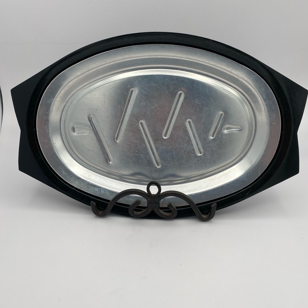 Nordic Ware Aluminum Steak Sizzler Platter Heat-Resistant Black Holder